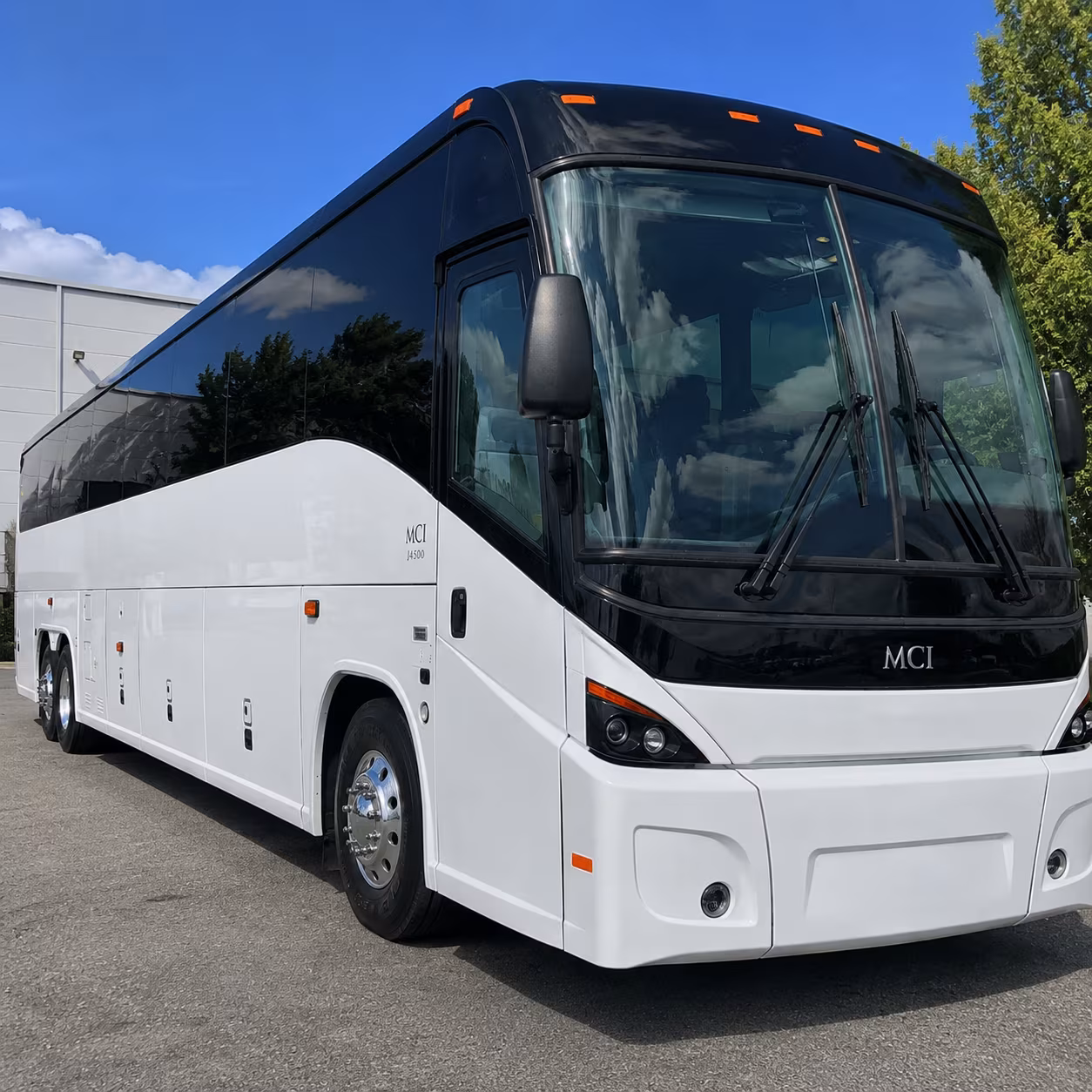 airport shuttle buses for sports teams and school travel groups