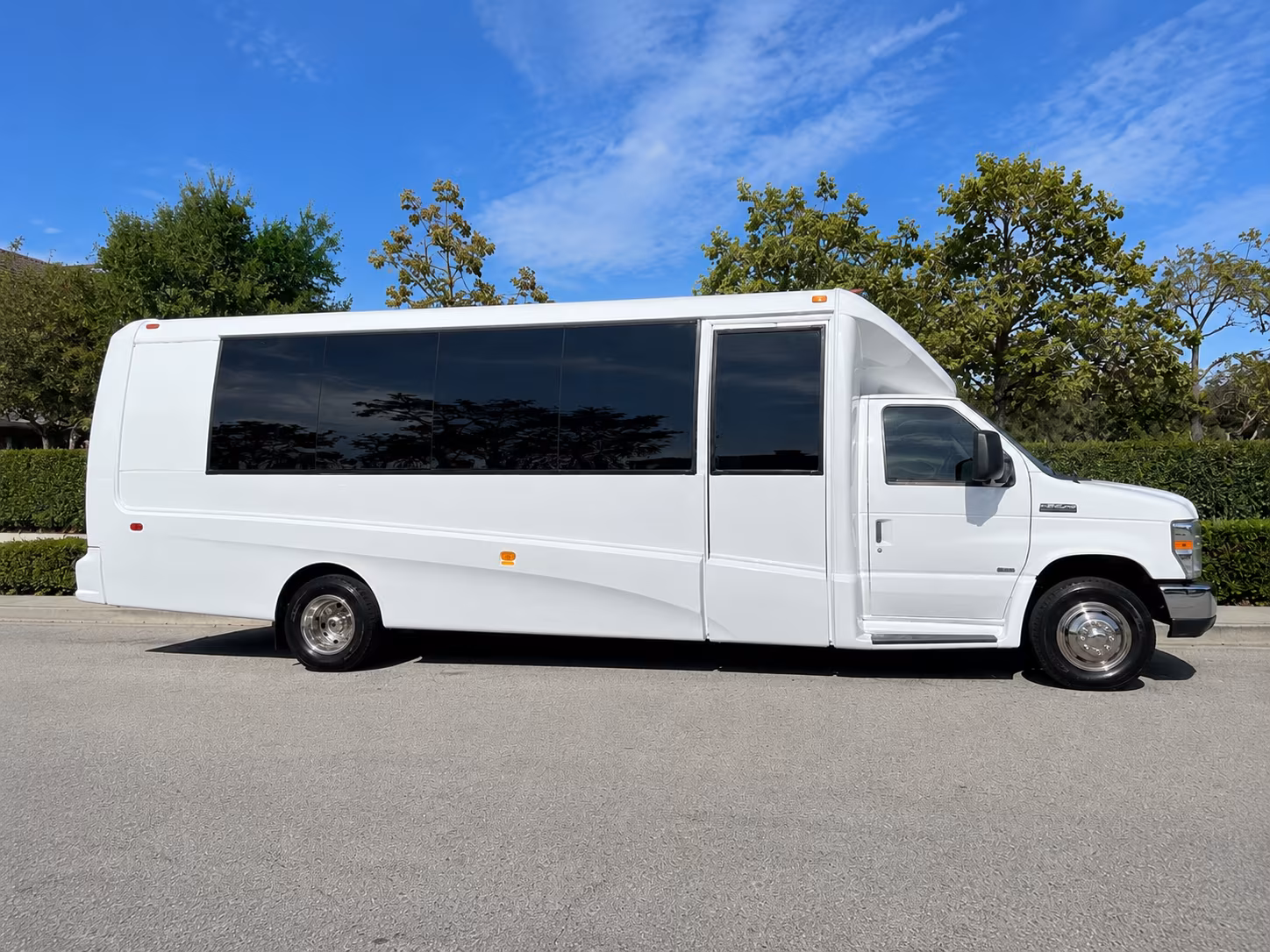concert bus rentals for groups heading to sacramento s outdoor venues